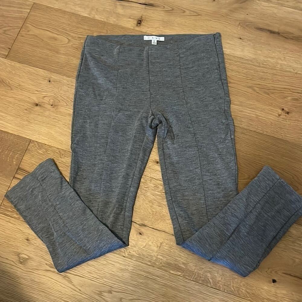 Cabi EUC gray pleated dress pants/leggings size 6